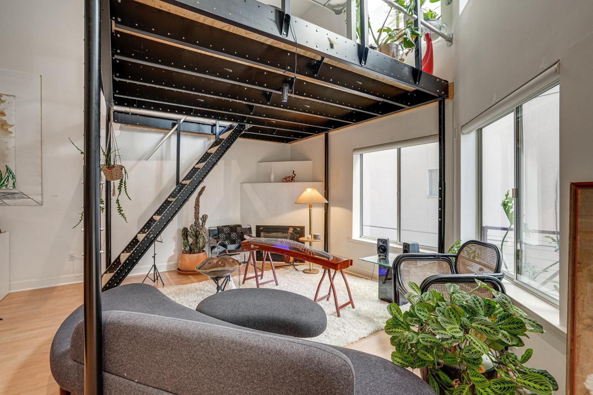 Mid-century Loft In Soma - Steps To Caltrain! *
